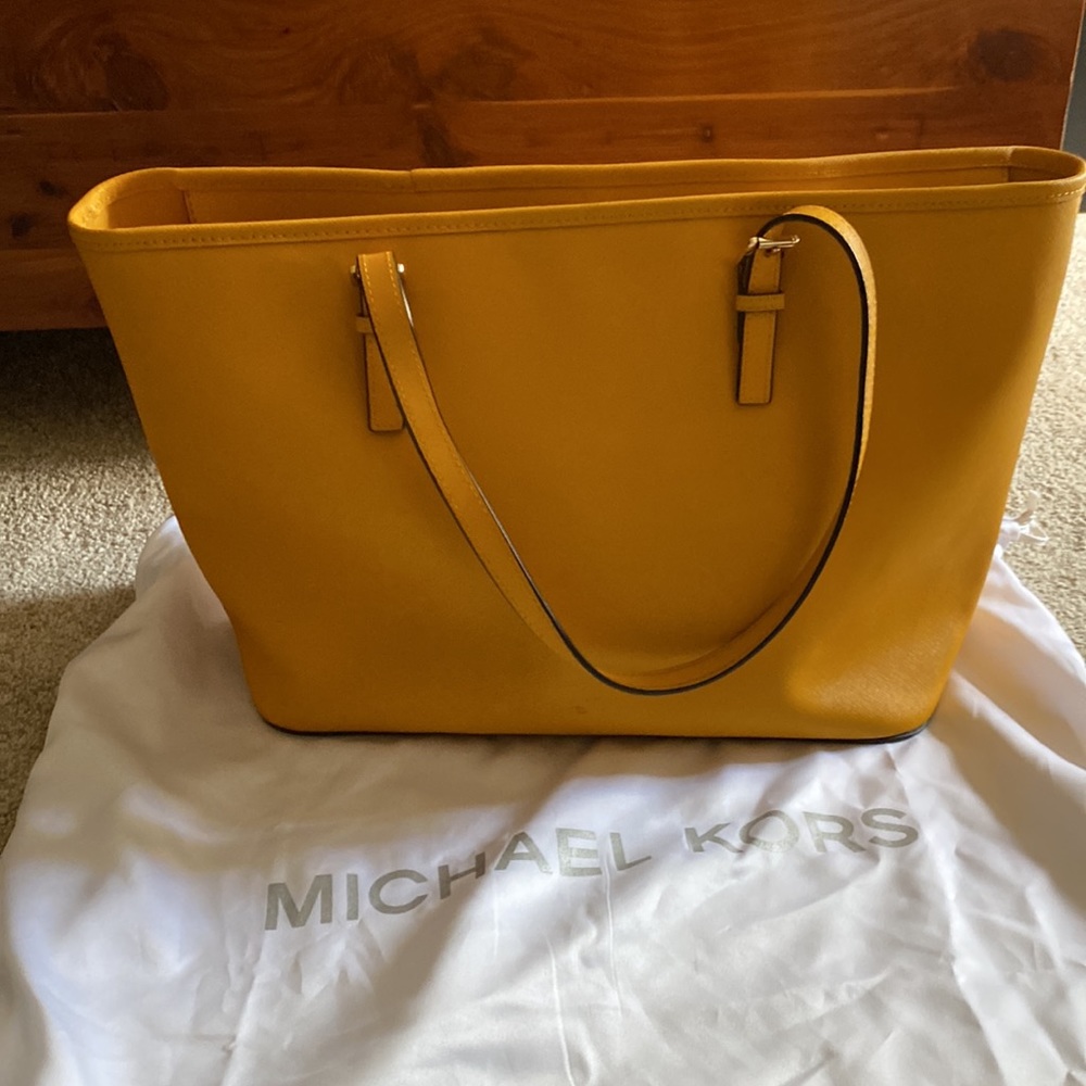 Michael Kors tote